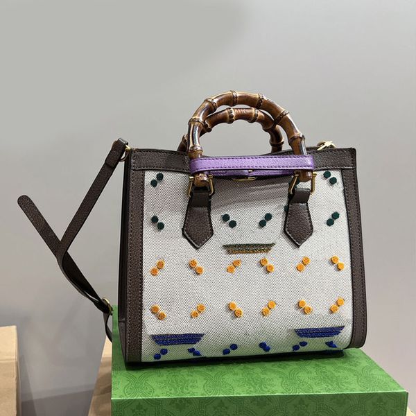 bamboo women totes bag cobranded shoulder bags handbag purse embroidery letter patchwork leather canvas crossbody bags large capacity hardwa
bamboo women totes bag cobranded shoulder bags handbag purse embroidery letter patchwork leather canvas crossbody bags large capacity hardwa