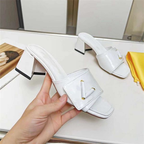 summer popular women sandals 2023 louiseity luxury brand business dress wedding party leather high heels casual flat slippers viutonity 04-0, Black
summer popular women sandals 2023 louiseity luxury brand business dress wedding party leather high heels casual flat slippers viutonity 04-0, Black