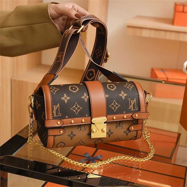 designer handbag store 60% off new small fashion print chain versatile one shoulder crossbody premium women's bag
designer handbag store 60% off new small fashion print chain versatile one shoulder crossbody premium women's bag
