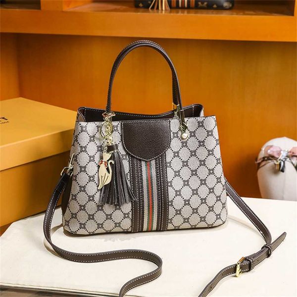 designer handbag store 60% off new versatile one shoulder crossbody women's large capacity light luxury portable tote bag fashion
designer handbag store 60% off new versatile one shoulder crossbody women's large capacity light luxury portable tote bag fashion