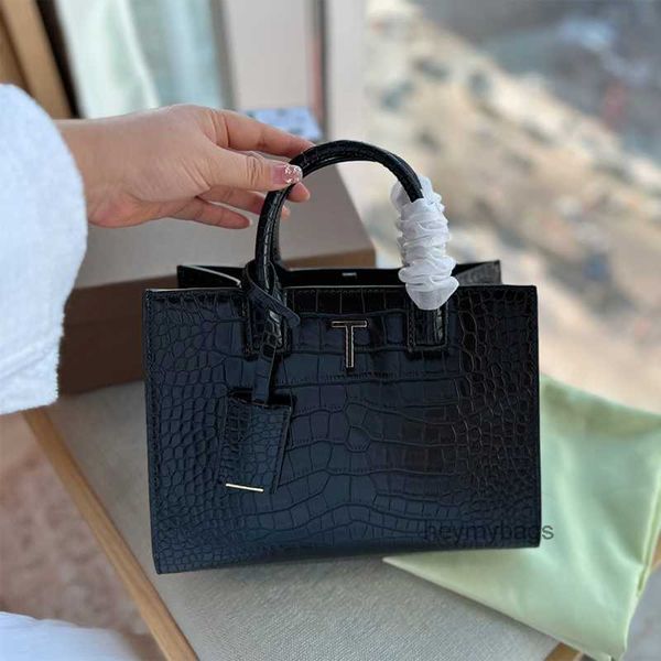 designers bags luxurys women handbags shoulder bag material leather alligator wallet crossbody handbag atmospheric versatile simple purse
designers bags luxurys women handbags shoulder bag material leather alligator wallet crossbody handbag atmospheric versatile simple purse