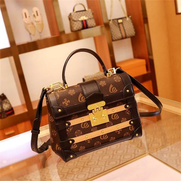 designer handbag store 60% off women's new summer crowd lock simple small square portable women's advanced feeling single shoulder
designer handbag store 60% off women's new summer crowd lock simple small square portable women's advanced feeling single shoulder