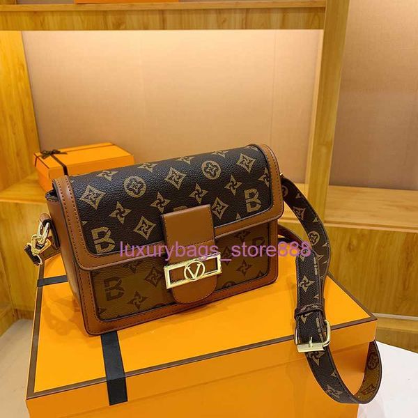 the factory sells wholesale handbags y light luxury women's bag advanced sense fashion small square temperament single shoulder diagona
the factory sells wholesale handbags y light luxury women's bag advanced sense fashion small square temperament single shoulder diagona