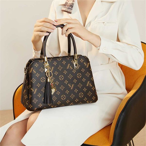 79% off bags outlet store new printed handbag fashion one shoulder versatile women's oblique straddle bag large capacity
79% off bags outlet store new printed handbag fashion one shoulder versatile women's oblique straddle bag large capacity