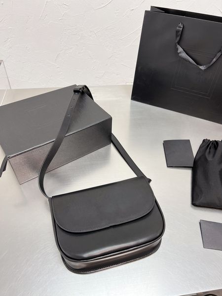 metal buckle black leather luxury bag women brand shoulder bag crossbody bag saddle design fashion messenger bag clamshell purse designer ba
metal buckle black leather luxury bag women brand shoulder bag crossbody bag saddle design fashion messenger bag clamshell purse designer ba