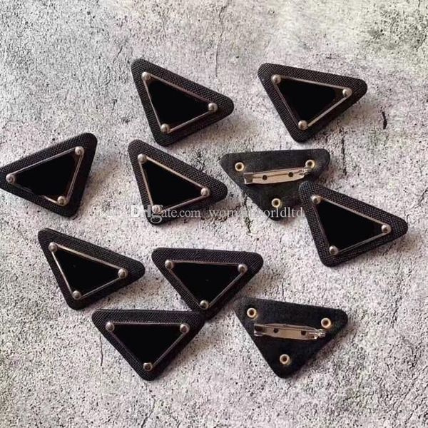 highly quality designer men women pins brooches luxurys brand letters brooch pin for suit dress pins fashion triangle jewerly, Gray
highly quality designer men women pins brooches luxurys brand letters brooch pin for suit dress pins fashion triangle jewerly, Gray