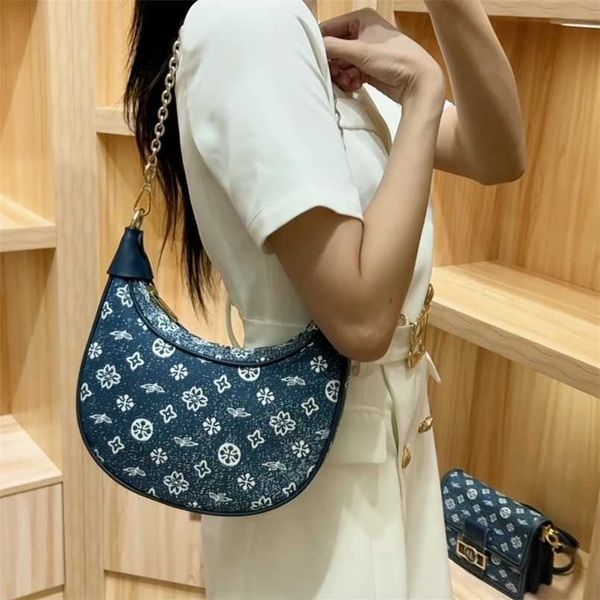 2023 bags clearance outlets new senior sense blue fabric crescent underarm one shoulder cross-body presbysia light luxury chain bag
2023 bags clearance outlets new senior sense blue fabric crescent underarm one shoulder cross-body presbysia light luxury chain bag