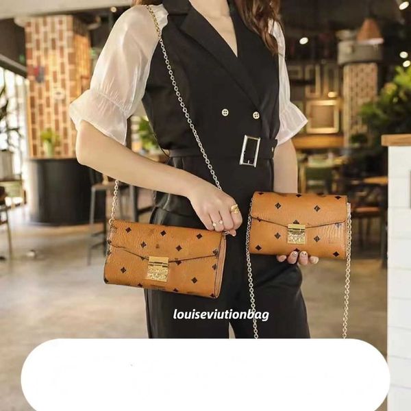 small square bag messenger versatile chain bag ins super fire bag women's 2022 new women's bag new net red fashion
small square bag messenger versatile chain bag ins super fire bag women's 2022 new women's bag new net red fashion