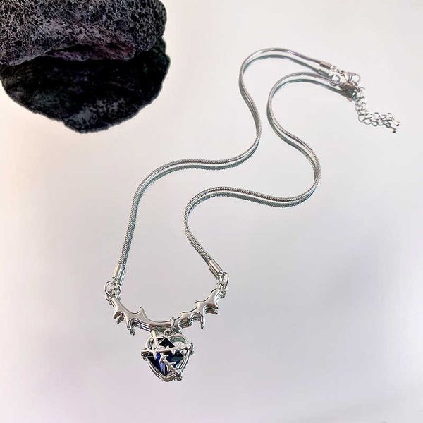 harajuku girls y2k accessories sweet cool thorns winding love heart pendant necklaces for women korean fashion party jewelry 0206, Silver
harajuku girls y2k accessories sweet cool thorns winding love heart pendant necklaces for women korean fashion party jewelry 0206, Silver