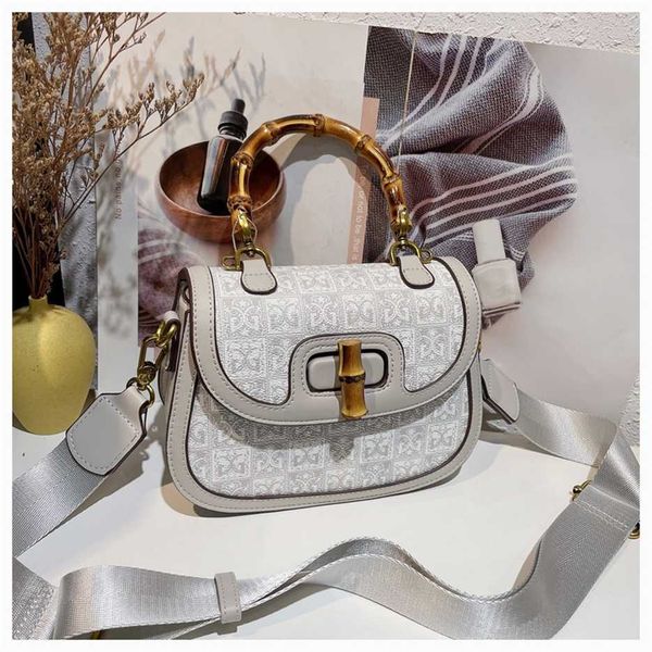 60% off handbags online usa split leather much interlayer small square bag trend commuting women handbag first-hand source own trademark bra
60% off handbags online usa split leather much interlayer small square bag trend commuting women handbag first-hand source own trademark bra