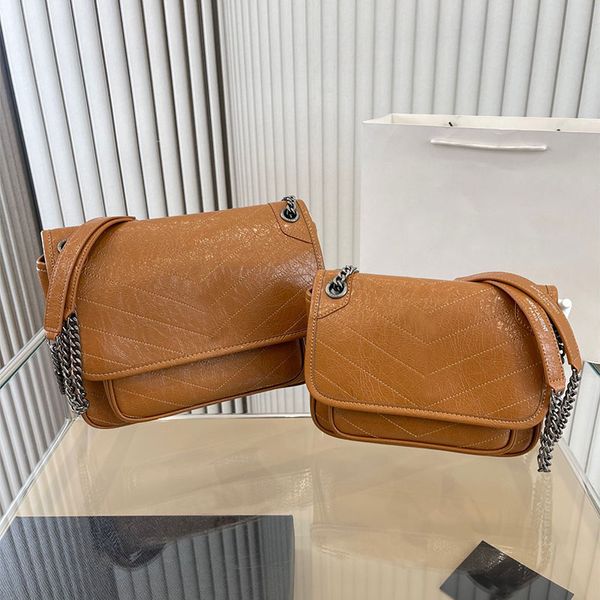 chains envelope bag underarm shoulder bags crossbody handbag women bag quilted v thread purse leather fashion letters hasp hardware plain fl
chains envelope bag underarm shoulder bags crossbody handbag women bag quilted v thread purse leather fashion letters hasp hardware plain fl