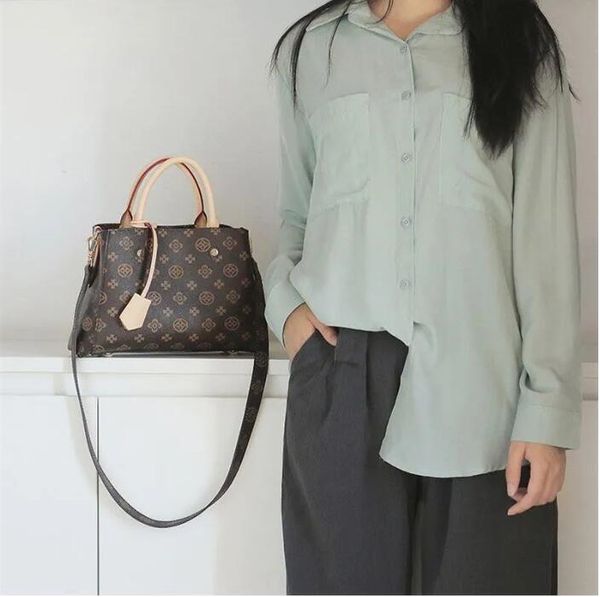 shoulder bags designer luxury satchel messenger handbag leather strim handles with shoulder strap crossbody bag
shoulder bags designer luxury satchel messenger handbag leather strim handles with shoulder strap crossbody bag