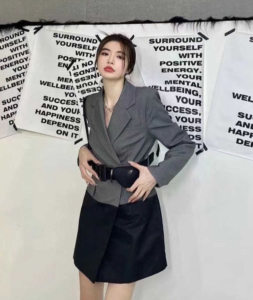 brand casual 2023 early autumn new niche design splicing suit waist bag dress lapel suit fashion silhouette, Black;gray
brand casual 2023 early autumn new niche design splicing suit waist bag dress lapel suit fashion silhouette, Black;gray