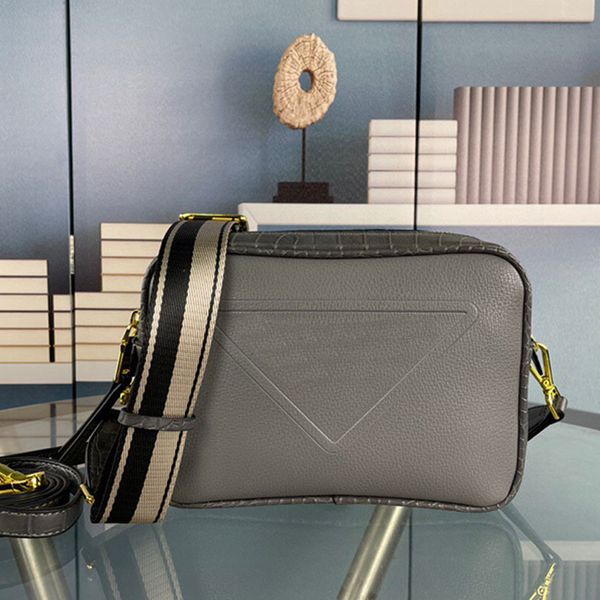 crossbody shoulder bag genuine leather camera bags triangle sign fashion letter handbag purse double zipper removable adjustable two straps
crossbody shoulder bag genuine leather camera bags triangle sign fashion letter handbag purse double zipper removable adjustable two straps
