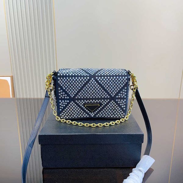 new diamonds woman shoulder bag bling buling designer bag women glitter evening bags chain luxurys handbag lady shiny rhinestone party cross
new diamonds woman shoulder bag bling buling designer bag women glitter evening bags chain luxurys handbag lady shiny rhinestone party cross