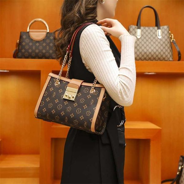 2023 bags clearance outlets new bag women's and summer style large capacity unique versatile one shoulder chain bag tote handbag 
2023 bags clearance outlets new bag women's and summer style large capacity unique versatile one shoulder chain bag tote handbag