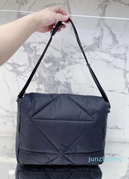 pra da bag quality winter fashion crossbody bags tote luxury bag designer women handbag clamshell purse large capacity messenger bag black n
pra da bag quality winter fashion crossbody bags tote luxury bag designer women handbag clamshell purse large capacity messenger bag black n