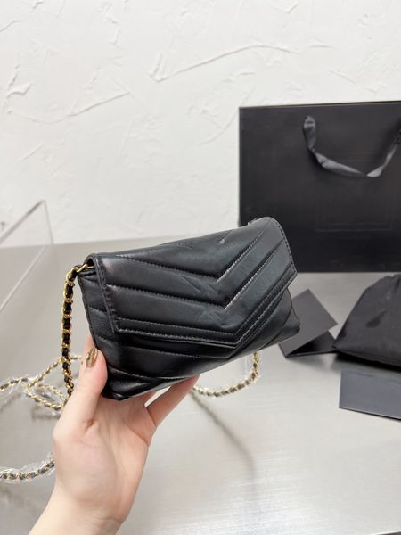designer bag fashion shoulder bag women chain bag brand bag crossbody bag banquet clutch bag metal logo mini messenger bag v pattern 2023
designer bag fashion shoulder bag women chain bag brand bag crossbody bag banquet clutch bag metal logo mini messenger bag v pattern 2023