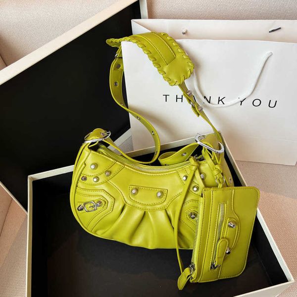 messenger bags new armpit women's fashion single shoulder messenger bag mother locomotive bag
messenger bags new armpit women's fashion single shoulder messenger bag mother locomotive bag