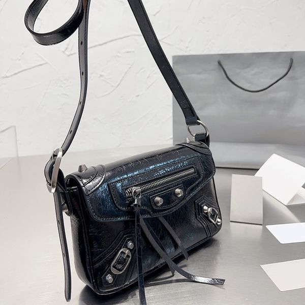 waxed cowhide designer bag men rivet locomotive bags luxury women crossbody shoulder messenger bag purse cool boy wallets silver hardware ad
waxed cowhide designer bag men rivet locomotive bags luxury women crossbody shoulder messenger bag purse cool boy wallets silver hardware ad