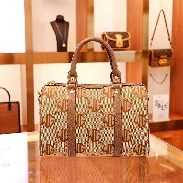 60% off handbags online usa luxury new pillow cross-body women's aged one-shoulder handbag
60% off handbags online usa luxury new pillow cross-body women's aged one-shoulder handbag
