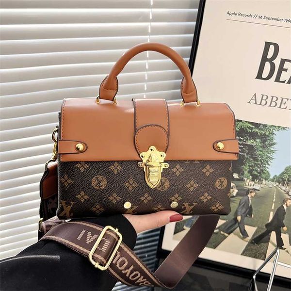 2023 bags clearance outlets women's 2023 new fashion contrast printing small square messenger ladies portable bags
2023 bags clearance outlets women's 2023 new fashion contrast printing small square messenger ladies portable bags