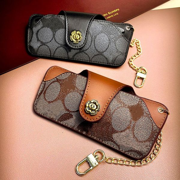 fashion accessories designer sunglasses case keychain brand letter flower luxury sunglass box pendant packing pu leather glasses bag eyewear
fashion accessories designer sunglasses case keychain brand letter flower luxury sunglass box pendant packing pu leather glasses bag eyewear