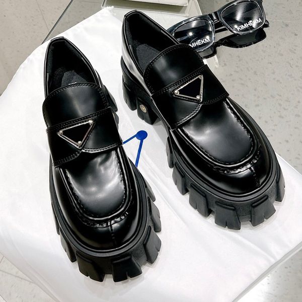 monolith in pelle spazzolata loafer dress shoes triangle sign monolitico e unico per innovazione e stile popular famous brand loafers with o, Black
monolith in pelle spazzolata loafer dress shoes triangle sign monolitico e unico per innovazione e stile popular famous brand loafers with o, Black