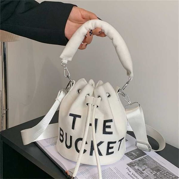 2023 bags clearance outlets women's new fashion letter bucket fur bag popular simple cross-shoulder handbag
2023 bags clearance outlets women's new fashion letter bucket fur bag popular simple cross-shoulder handbag