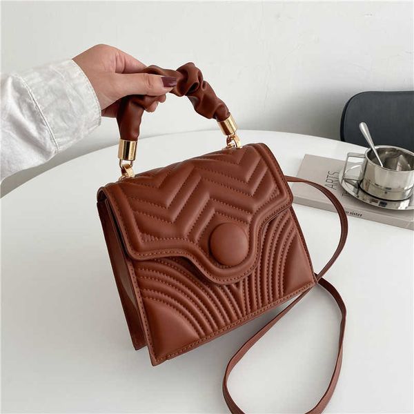 messenger bags women's hand texture large capacity shoulder casual fashion small square bag
messenger bags women's hand texture large capacity shoulder casual fashion small square bag