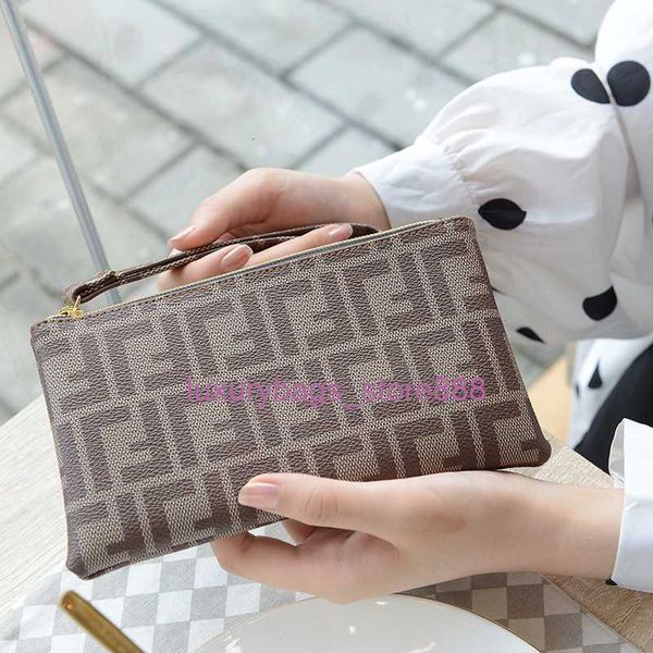 store bags are sold y 2023 new women's handbag long zipper mobile phone bag large capacity multi card wallet
store bags are sold y 2023 new women's handbag long zipper mobile phone bag large capacity multi card wallet