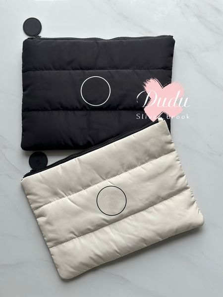 storage bags 32x24cm fashion makeup organization portable carry-on 2c case housekeeping for pad dust bag
storage bags 32x24cm fashion makeup organization portable carry-on 2c case housekeeping for pad dust bag
