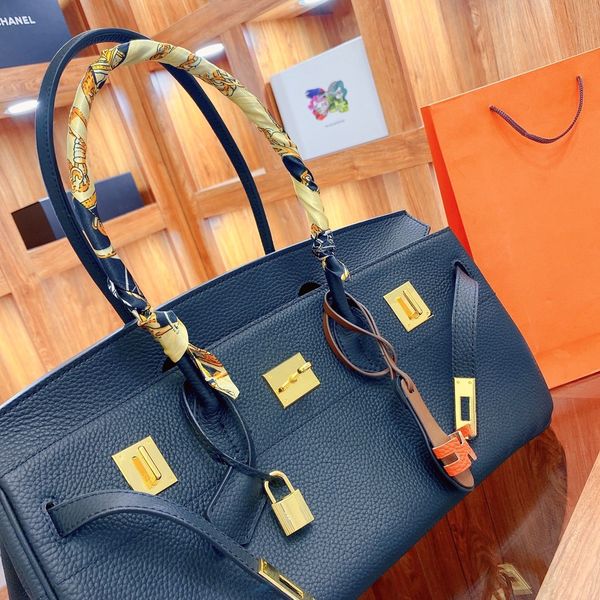 classic 10-color fashion women's bag handbag shoulder bag princess bag scarf bag
classic 10-color fashion women's bag handbag shoulder bag princess bag scarf bag