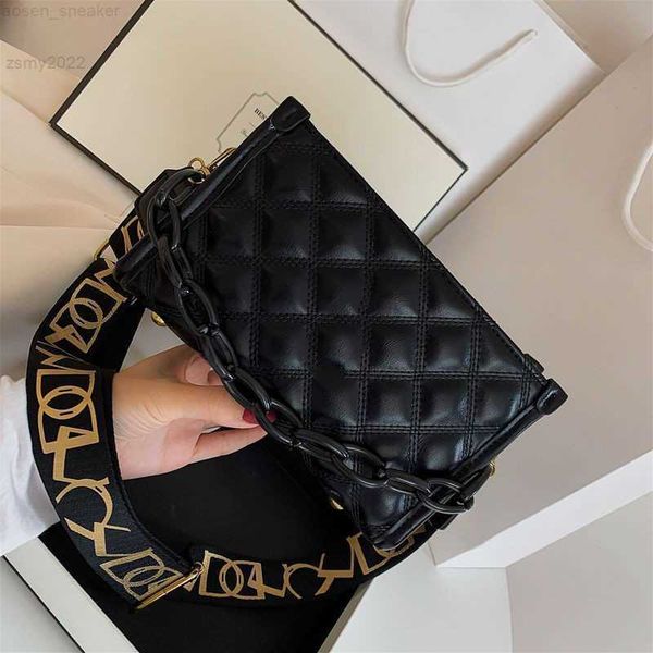 texture one shoulder crossbody bag y bag women 2022 new korean versatile fashion rhombic chain small square bag fashion
texture one shoulder crossbody bag y bag women 2022 new korean versatile fashion rhombic chain small square bag fashion