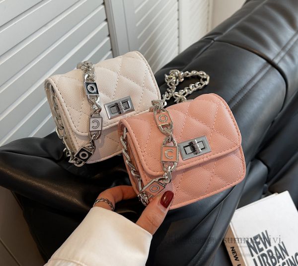 ins girls diamond lattice quilted handbags lady style kids metals letter chain messenger mini purse children square single shoulder bags z00, Black
ins girls diamond lattice quilted handbags lady style kids metals letter chain messenger mini purse children square single shoulder bags z00, Black