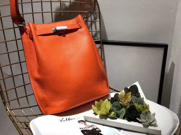 classic and fashionable women's bag, shoulder bag, messenger bag, bucket bag, 4-color optional lychee bag
classic and fashionable women's bag, shoulder bag, messenger bag, bucket bag, 4-color optional lychee bag