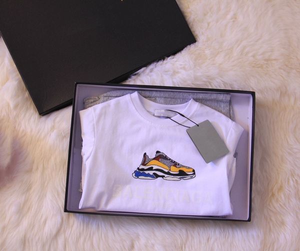kid designer sets baby set 2pics kids clothers toddler t shirt clothing boy girl tracksuits short sleeve suits luxury summer shirt shoe grap, White
kid designer sets baby set 2pics kids clothers toddler t shirt clothing boy girl tracksuits short sleeve suits luxury summer shirt shoe grap, White