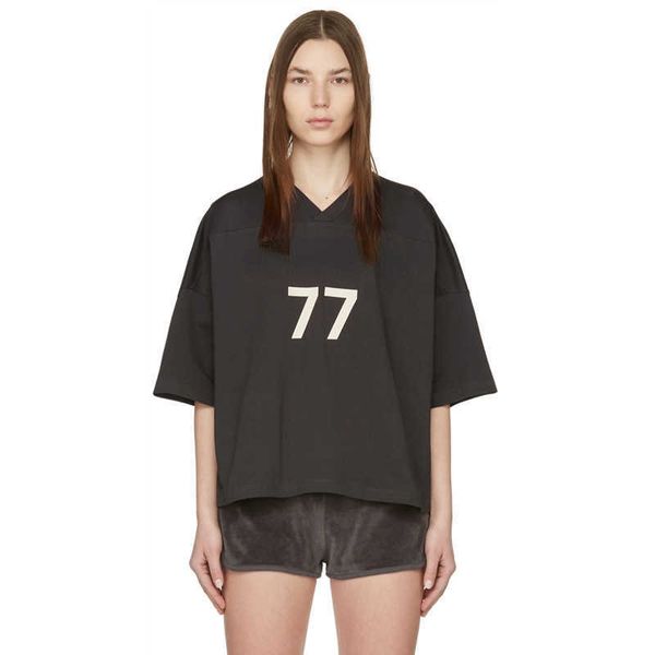 2023 double-thread season 8 77 flocked letter-printed v-neck short-sleeved t-shirt for men and women casual cotton, White;black
2023 double-thread season 8 77 flocked letter-printed v-neck short-sleeved t-shirt for men and women casual cotton, White;black
