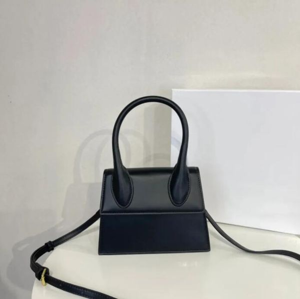 2023 women handbags cross body bags designer circle hand design high-grade texture single shoulder messenger cowhide thin shoulder strap
2023 women handbags cross body bags designer circle hand design high-grade texture single shoulder messenger cowhide thin shoulder strap