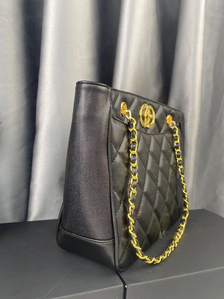 shopping bag crossbody bag ball gold buckle cowhide material large capacity before and after the large layer leisure
shopping bag crossbody bag ball gold buckle cowhide material large capacity before and after the large layer leisure