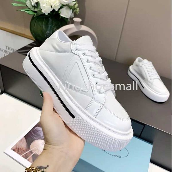 macro re-nylon shoes designer sneaker casual shoe luxury women shoes bright leather sneakers rubber soles plate-forme, Black
macro re-nylon shoes designer sneaker casual shoe luxury women shoes bright leather sneakers rubber soles plate-forme, Black