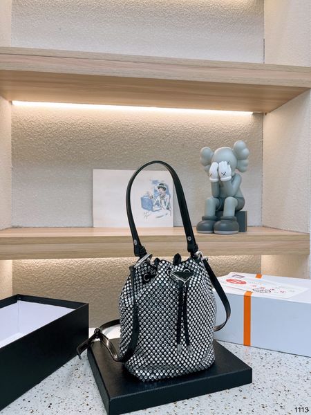 2023 p-brand crossbody drawstring shiny diamond bucket bags ladies purse luxury handbag hobo designer totes
2023 p-brand crossbody drawstring shiny diamond bucket bags ladies purse luxury handbag hobo designer totes
