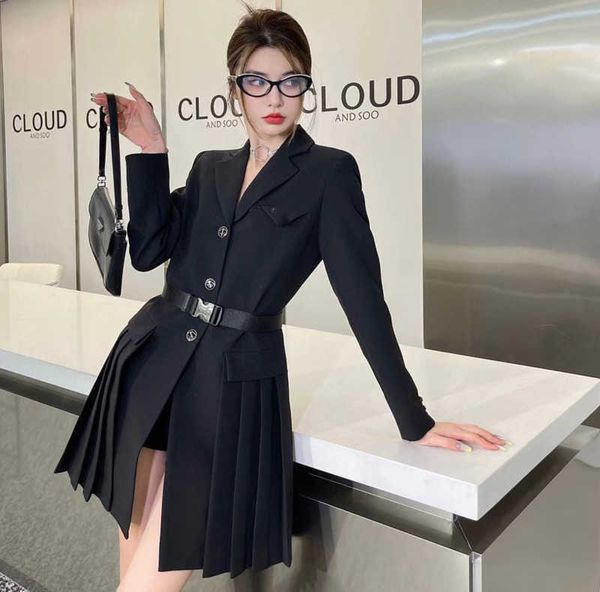 brand casual 2023 autumn and winter new classic triangle decoration double hem pleated size plus size, Black;gray
brand casual 2023 autumn and winter new classic triangle decoration double hem pleated size plus size, Black;gray