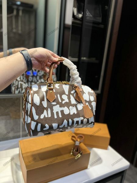 cross body speedy 30 boston bag 2023 silver graffiti stephen sprouse yayoi kusama x red blue green monograms dots infinity speedy bandoulier
cross body speedy 30 boston bag 2023 silver graffiti stephen sprouse yayoi kusama x red blue green monograms dots infinity speedy bandoulier