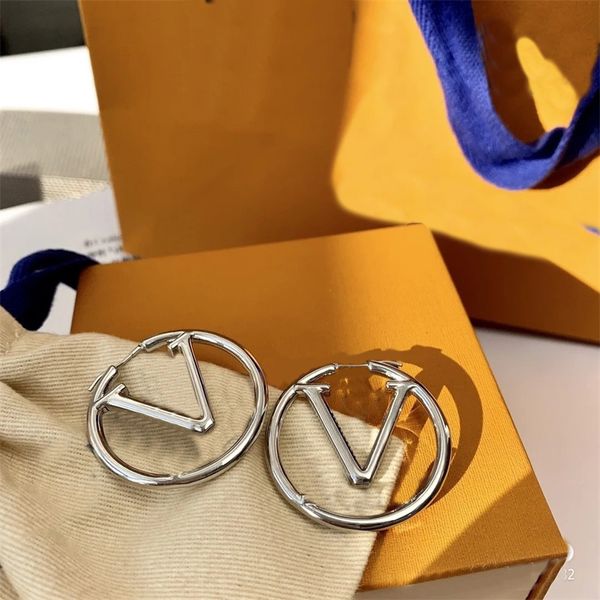 exquisite earings designer luxury earrings womens hoop earring casual retro dressy ohrringe letter fashion popular metal plated silver gold, Golden;silver
exquisite earings designer luxury earrings womens hoop earring casual retro dressy ohrringe letter fashion popular metal plated silver gold, Golden;silver