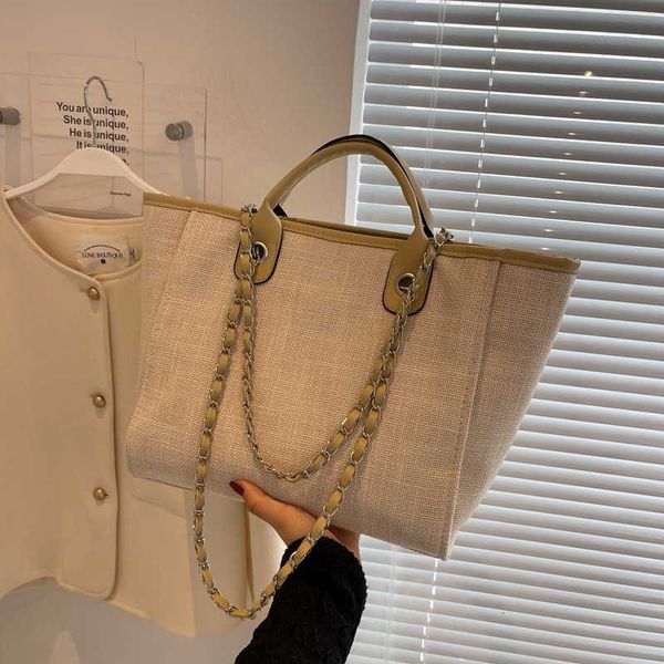simple canvas bag women's fashion small fragrant chain 2023 new portable shoulder 
simple canvas bag women's fashion small fragrant chain 2023 new portable shoulder