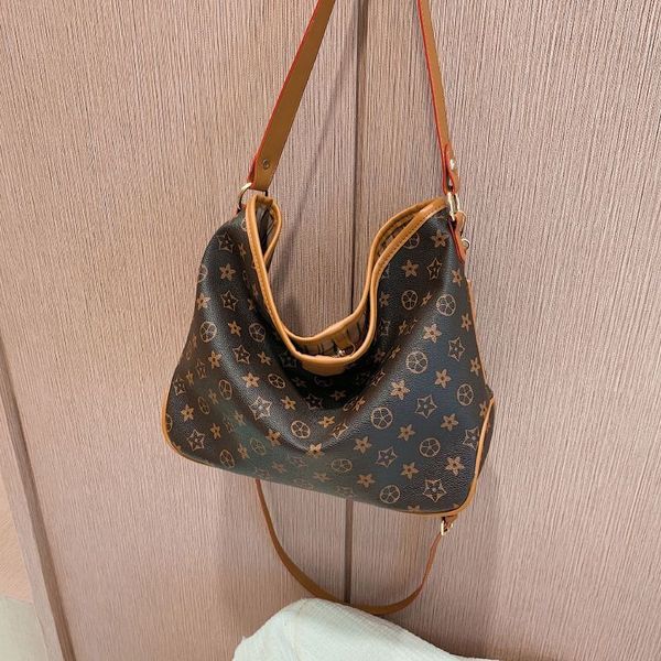 2023 fashion m45522 embossed braided wrist metal engraved pull chain lady grained leather hobo bag shoulder bags handbag
2023 fashion m45522 embossed braided wrist metal engraved pull chain lady grained leather hobo bag shoulder bags handbag