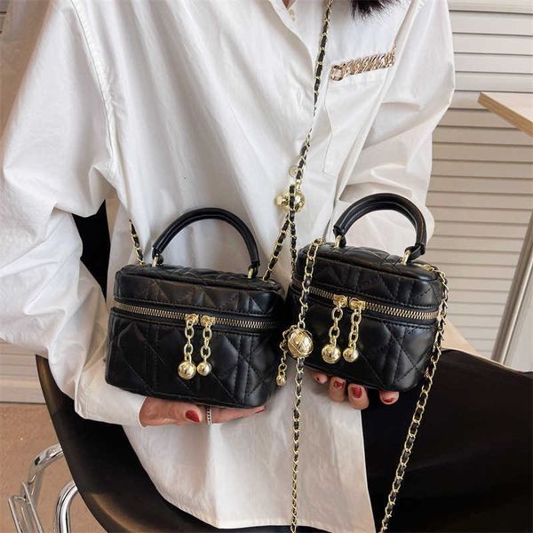 handbag 90% off factory wholesale retail women's bag new fashion small golden ball makeup simple pu texture trend one shoulder chain ms
handbag 90% off factory wholesale retail women's bag new fashion small golden ball makeup simple pu texture trend one shoulder chain ms
