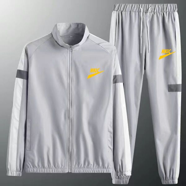 Men's Jacket Tracksuits Autumn 2022 New Korean Version of The Trend Sports Suit Men's Wear with A Set of Handsome Jacket Casual Brand LOGO Print, Black 1
Men's Jacket Tracksuits Autumn 2022 New Korean Version of The Trend Sports Suit Men's Wear with A Set of Handsome Jacket Casual Brand LOGO Print, Black 1