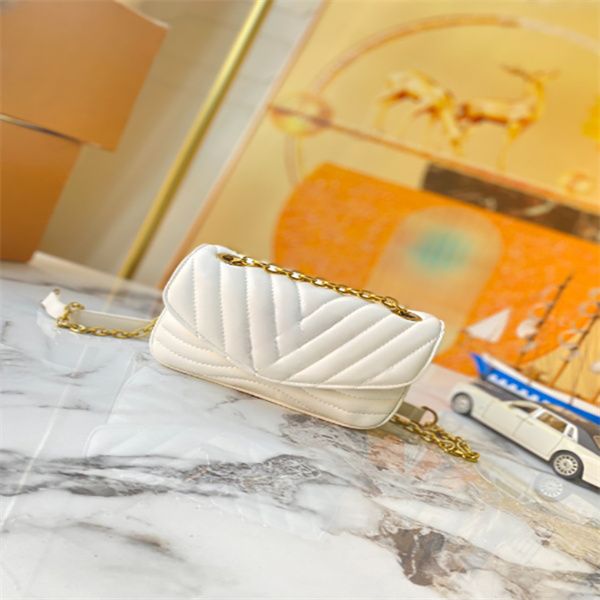 black crossbody bag chain bag sliding gold chain shoulder strap cover magnet buckle women's fashion single shoulder small bag
black crossbody bag chain bag sliding gold chain shoulder strap cover magnet buckle women's fashion single shoulder small bag